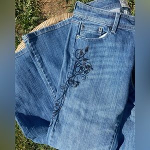 White House Black Market blanc 0r jeans